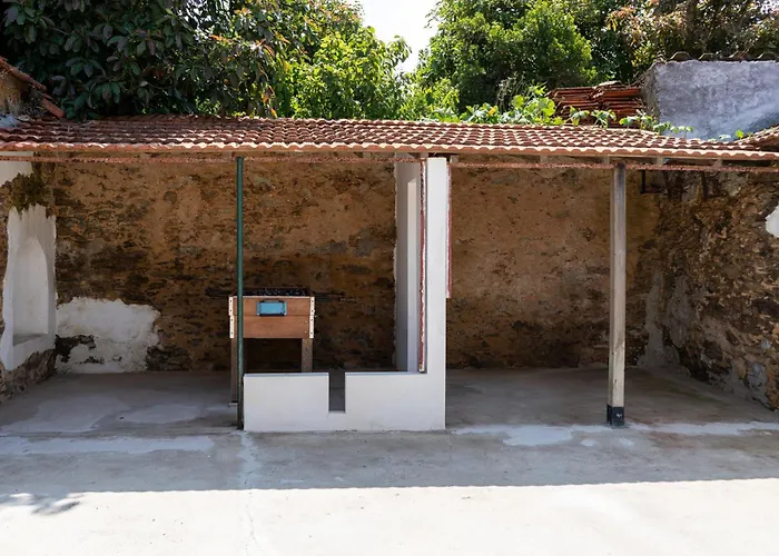 Дом отдыха House With Pool And Garden In Near Porto