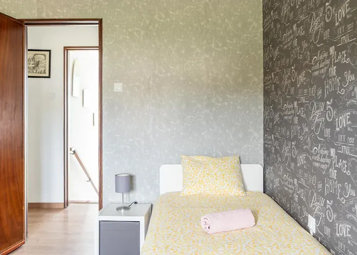 House With Pool And Garden In Near Porto *