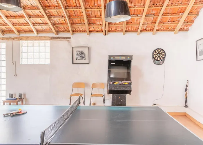 Дом отдыха House With Pool And Garden In Near Porto Эшмориш