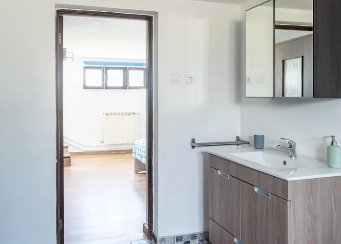 Дом отдыха House With Pool And Garden In Near Porto Эшмориш